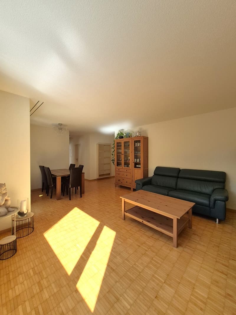 Gepflegte 2.5-Zimmerwohnung mit Balkon an idyllischer Lage (1)