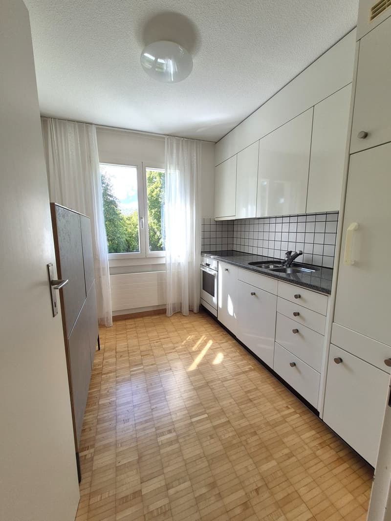 Gepflegte 2.5-Zimmerwohnung mit Balkon an idyllischer Lage (6)