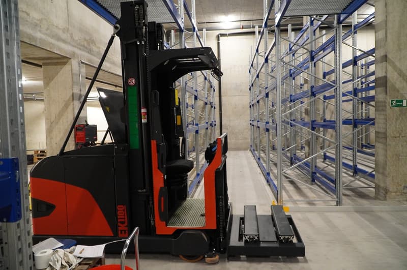 Magazzino di pallet semi-automatico a Hedingen – fino a 1200 pallet disponibili (2)