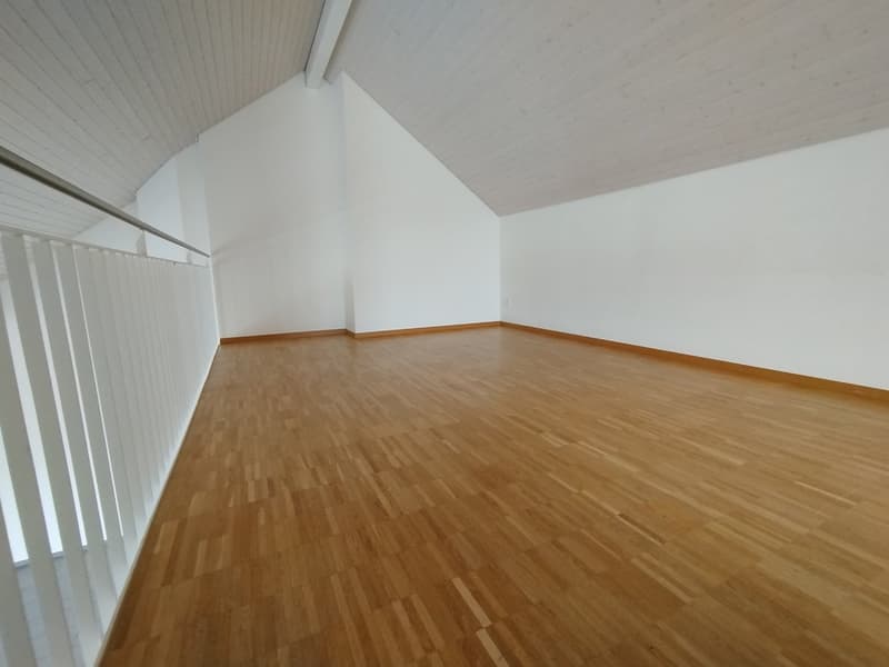 empty room, wooden floor, white walls, white ceiling, balcony