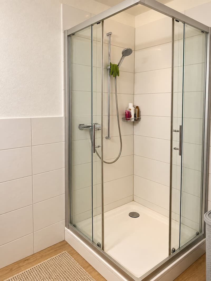 Charmante 2.5-Zimmer-Wohnung im Herzen von Hombrechtikon – zentral und dennoch ruhig! (7)