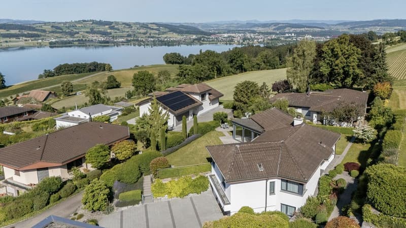 Detached single-family house with a lot of privacy (2)