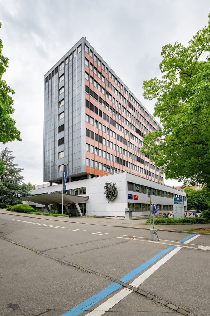 Flexible commercial space in a central location, ideal for kindergarten, office, or practice (5)