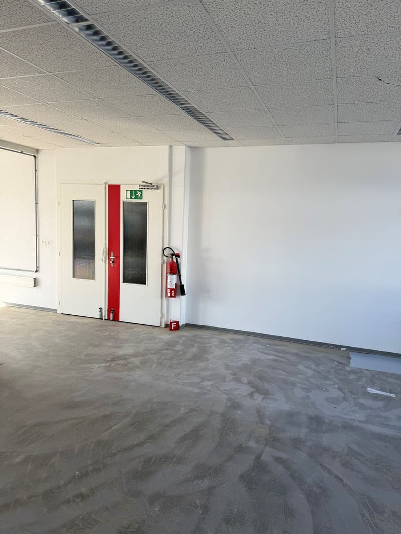 Commercial space for rent (3)