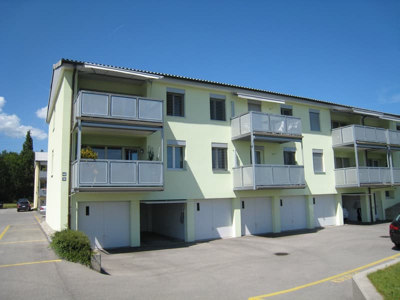 Ruhige Lage am Dorfrand, grosser Sonnenbalkon und vieles mehr (3)