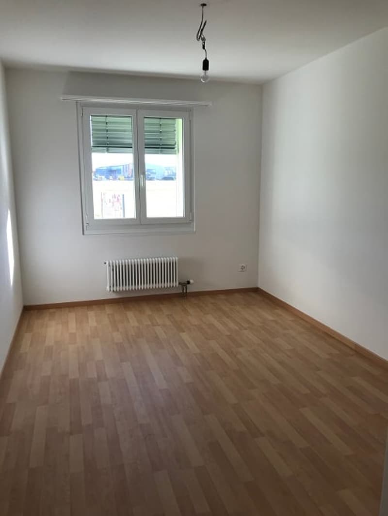 Ruhige Lage am Dorfrand, grosser Sonnenbalkon und vieles mehr (8)