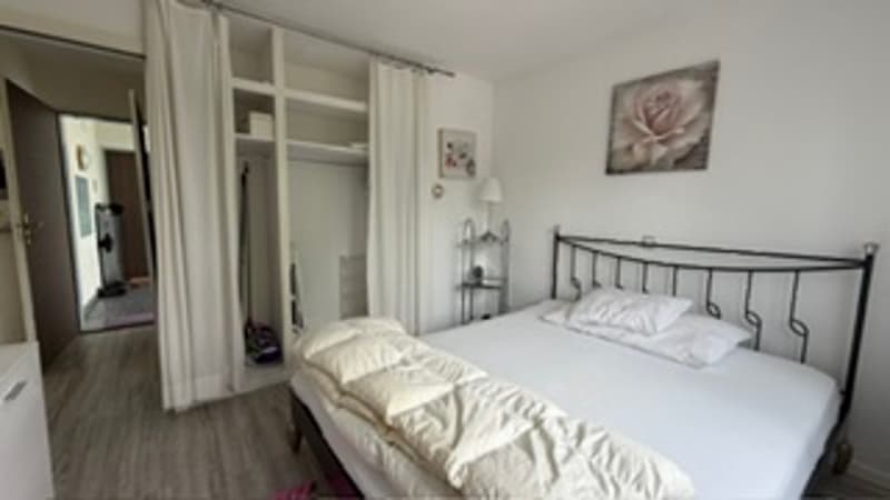 Appartamento temporaneo 2 locali con camino e balcone a Zürich-Affoltern (9)