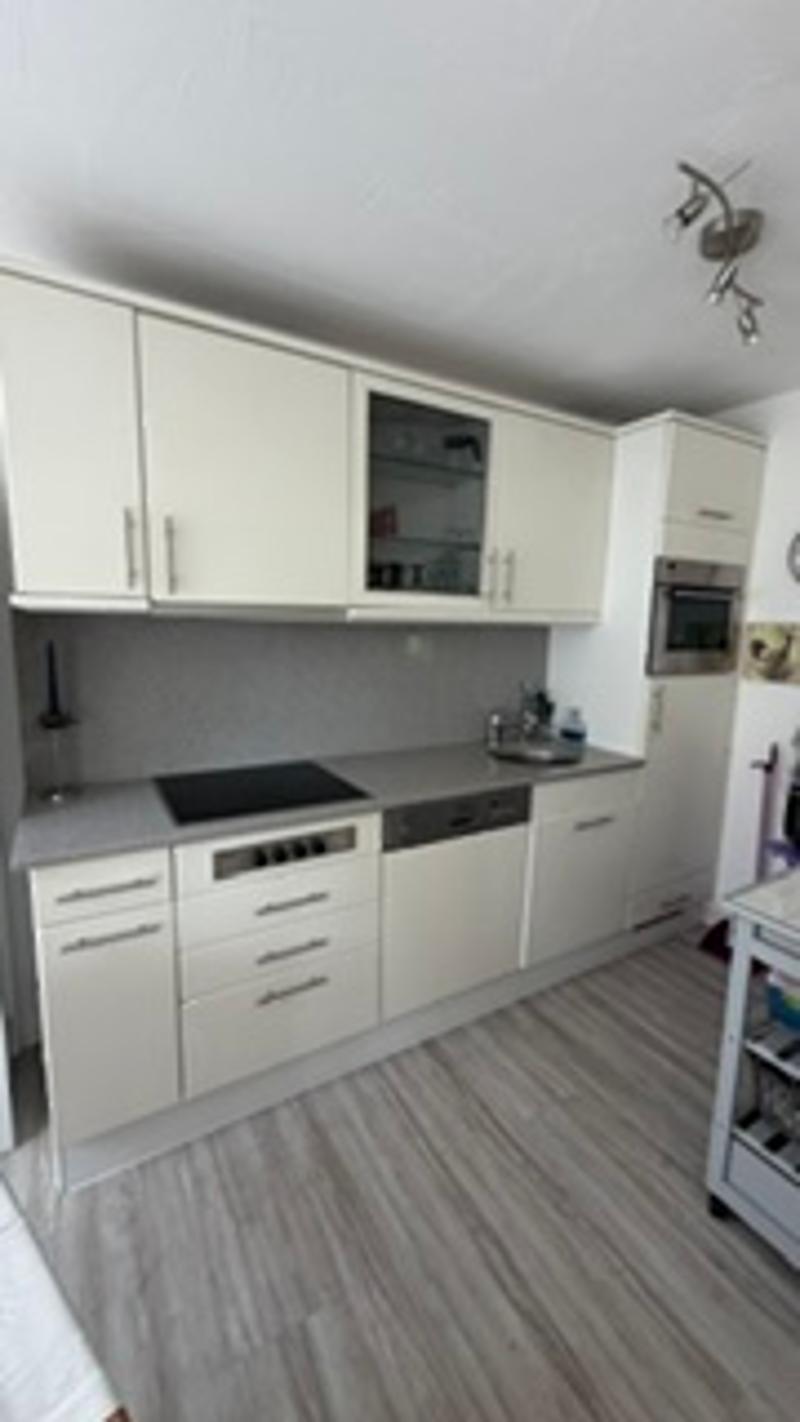 Appartamento temporaneo 2 locali con camino e balcone a Zürich-Affoltern (3)