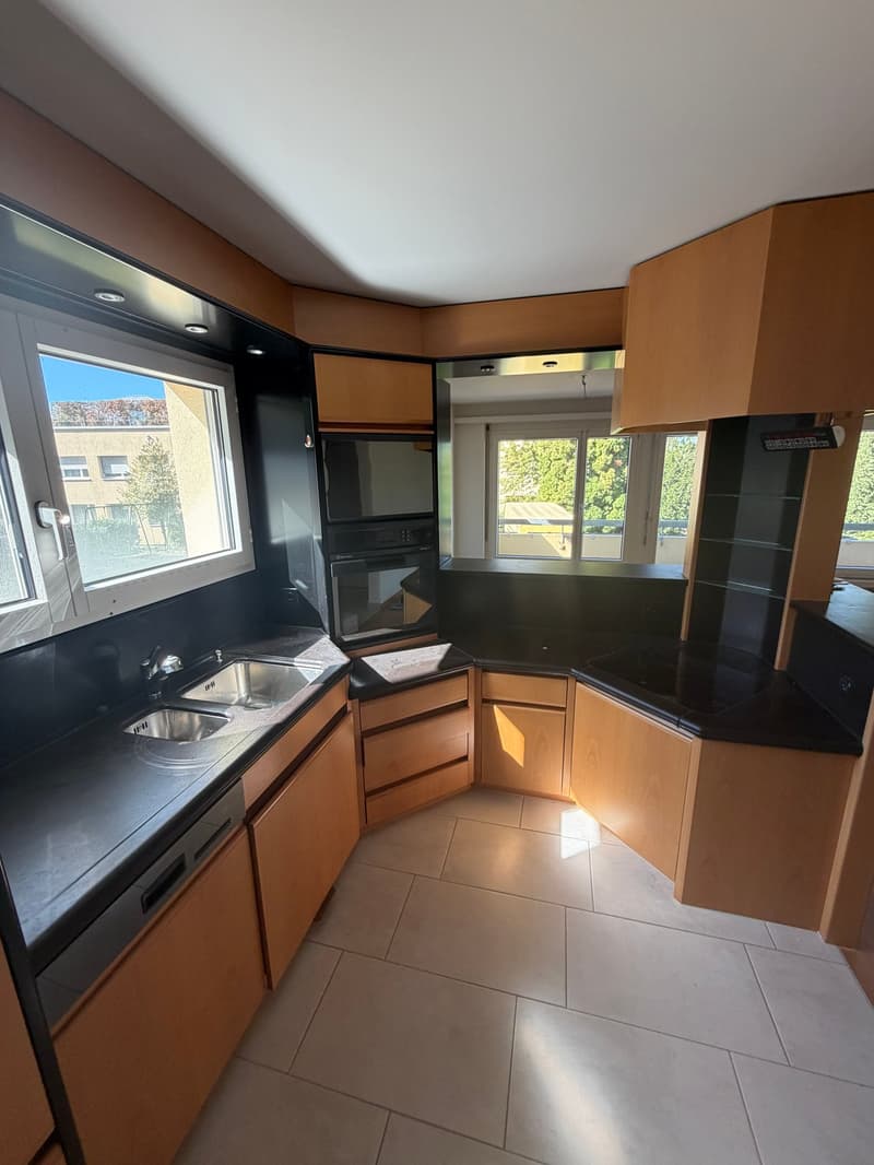 Charmante 3.5-Zimmer-Wohnung mit Balkon und schöner Aussicht in Birmensdorf (3)