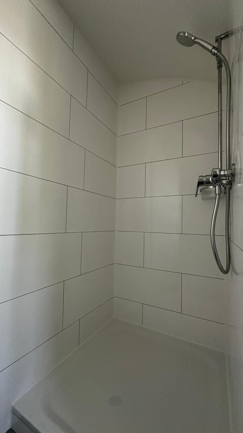 Erstvermietun nach Sanierung: 1-Zimmer-Dachwohnung (4)