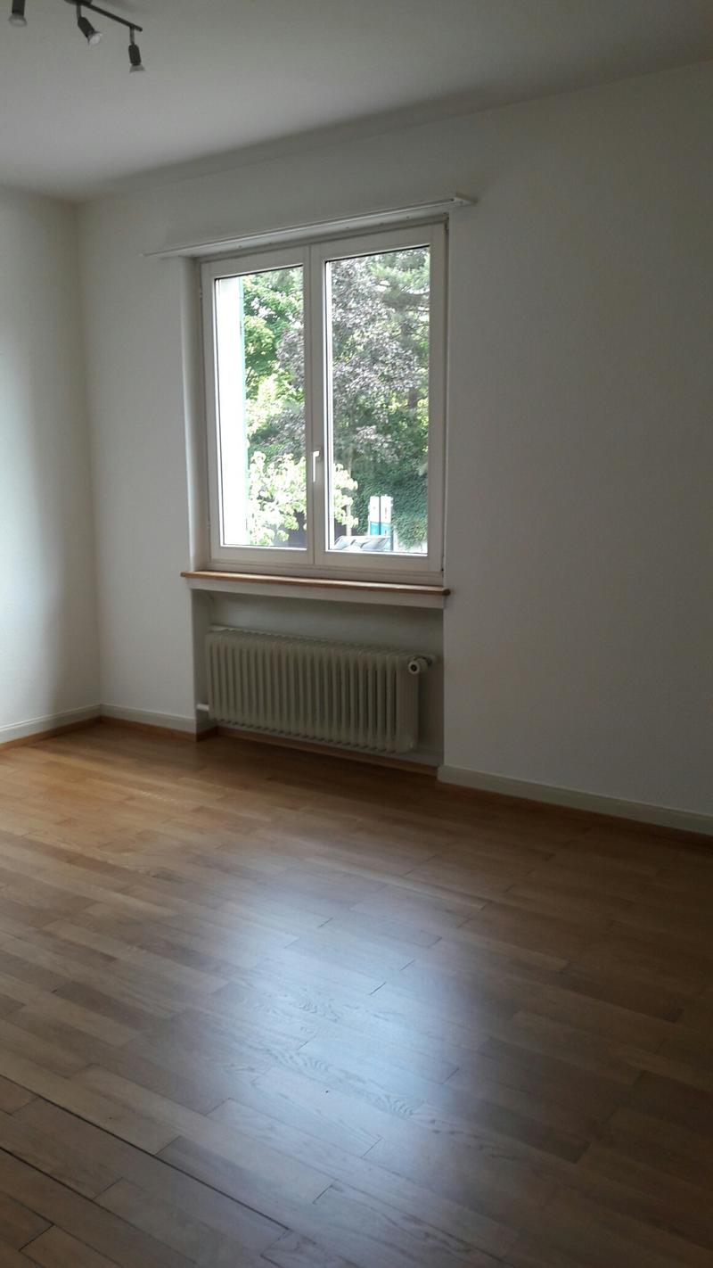 Charmante 2.5-Zimmer-Wohnung mit Balkon in Zürich-Wollishofen (6)