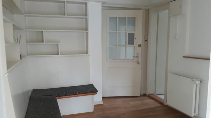 Charmante 2.5-Zimmer-Wohnung mit Balkon in Zürich-Wollishofen (3)