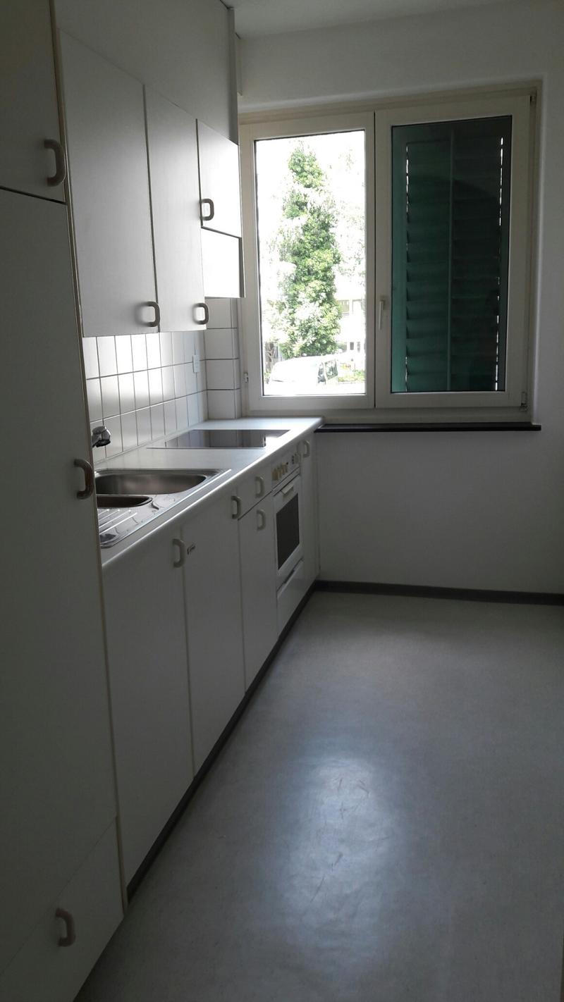 Charmante 2.5-Zimmer-Wohnung mit Balkon in Zürich-Wollishofen (5)