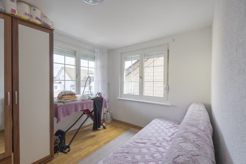 Dream Home with Additional Income - Versatile House with In-Law Apartment (9)