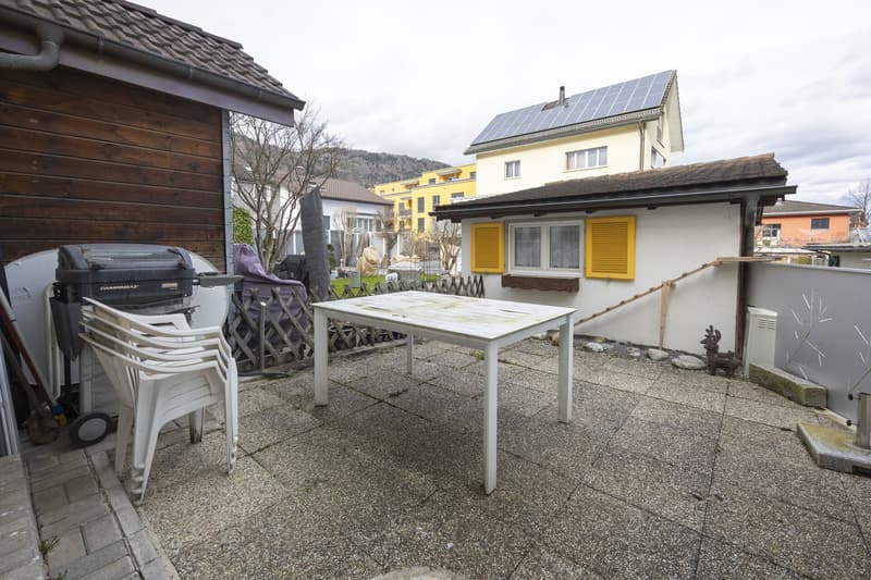 Dream Home with Additional Income - Versatile House with In-Law Apartment (13)