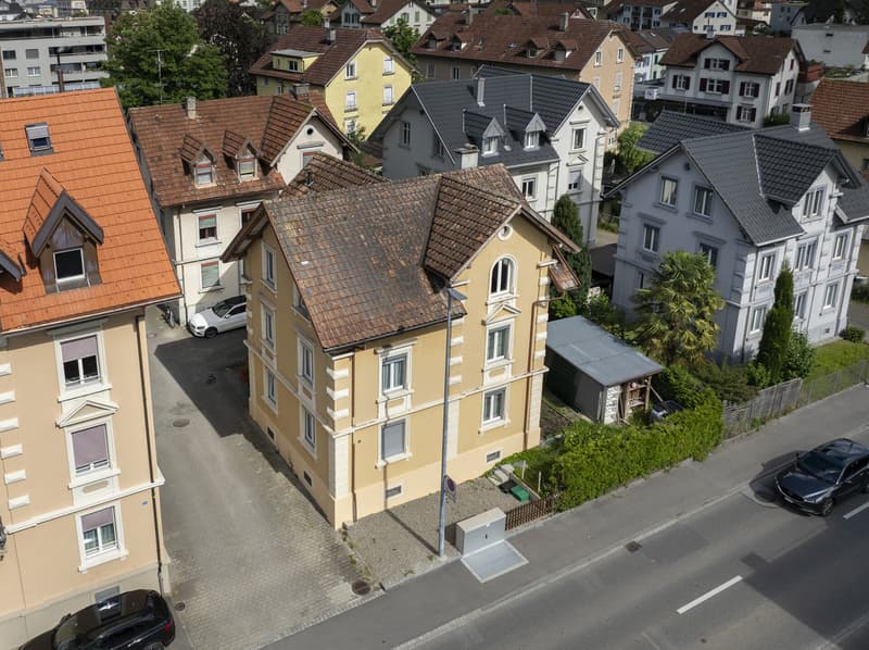 Kompaktes Mehrfamilienhaus mit 3 Wohnungen (1)