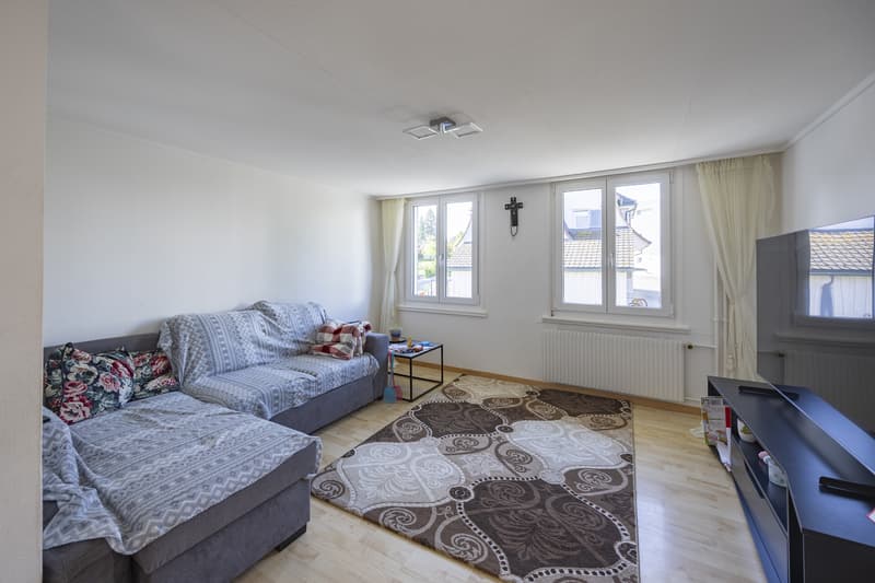 Maison multifamiliale entièrement louée avec huit appartements (5)