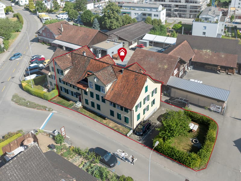 Maison multifamiliale entièrement louée avec huit appartements (1)