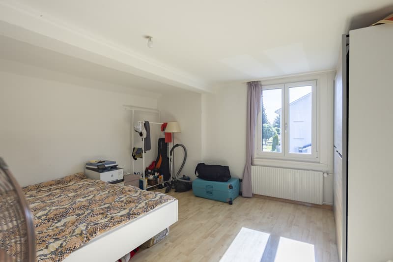 Maison multifamiliale entièrement louée avec huit appartements (6)