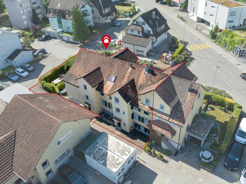 Maison multifamiliale entièrement louée avec huit appartements (2)