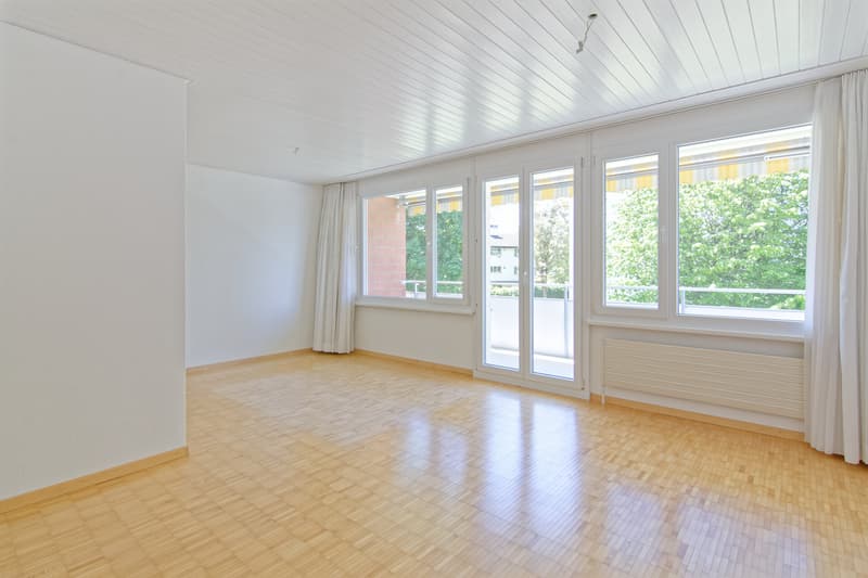 Wohnzimmer mit Essbereich