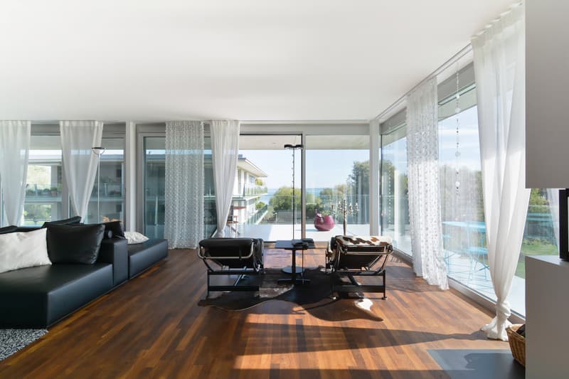 Wohnzimmer mit Seesicht
