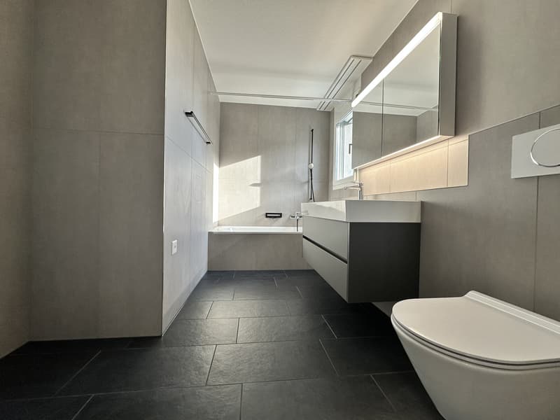 2. OG Bad on Suite Zimmer 2