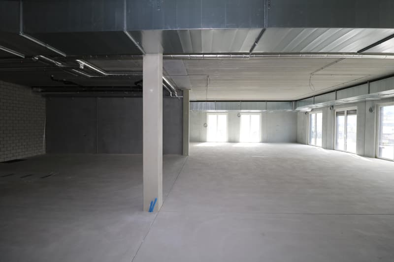 Commercial space in raw construction in the Schaffhausen football stadium (6)