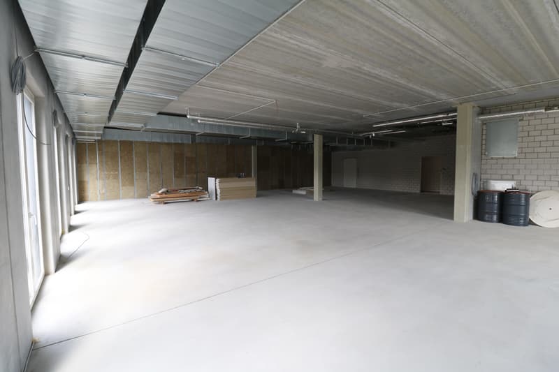 Commercial space in raw construction in the Schaffhausen football stadium (4)
