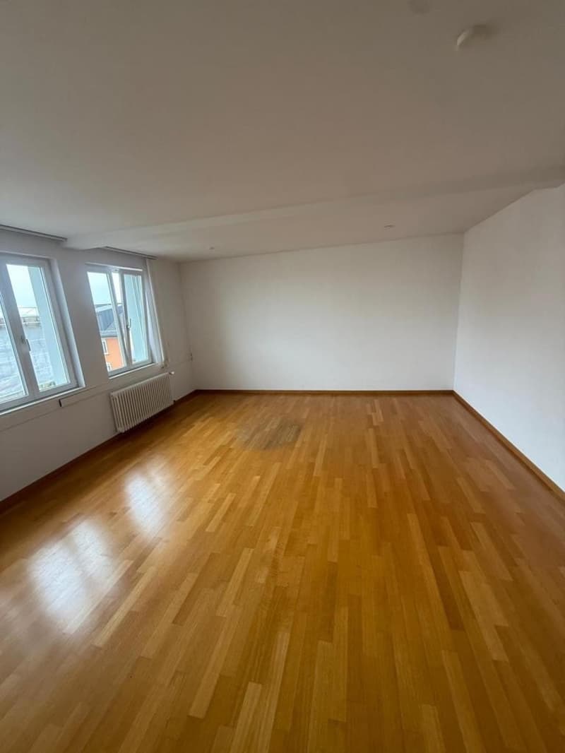 Attractive office space for rent immediately (3)