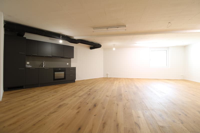 Modern commercial space in a new building (8)