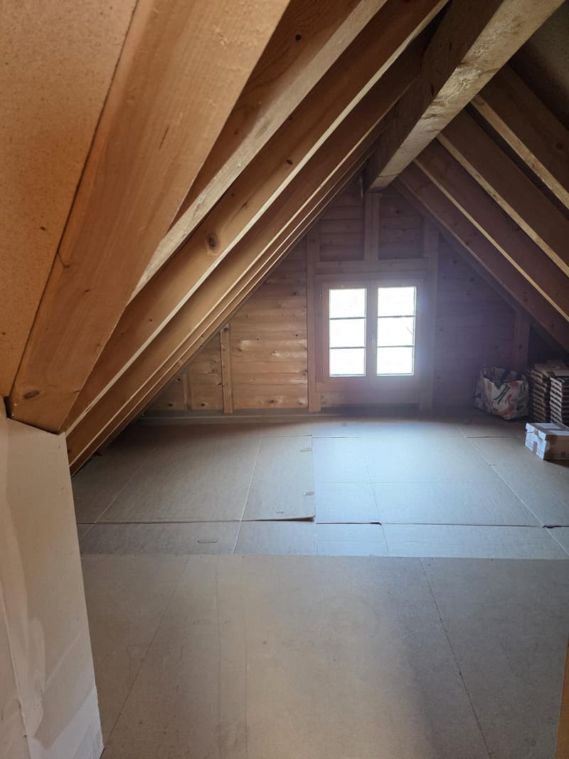Grosszügige 5½-Zimmer-Dachwohnung mit Balkon und Cheminée (11)
