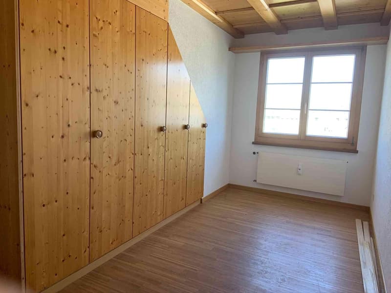 Grosszügige 5½-Zimmer-Dachwohnung mit Balkon und Cheminée (9)