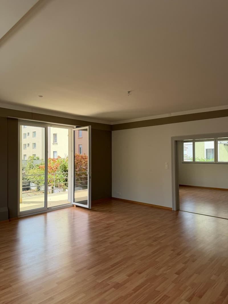 Einmalige Gelegenheit - 6-Zimmer-Wohnung an zentralster Lage (8)