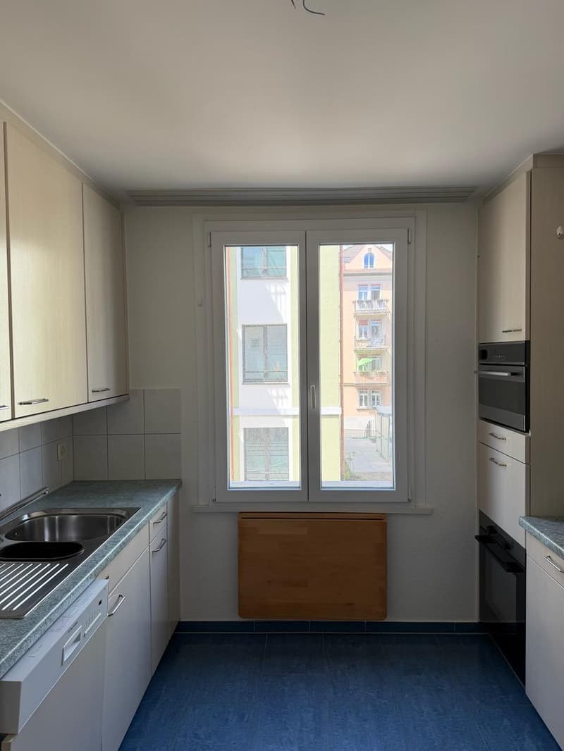Einmalige Gelegenheit - 6-Zimmer-Wohnung an zentralster Lage (9)