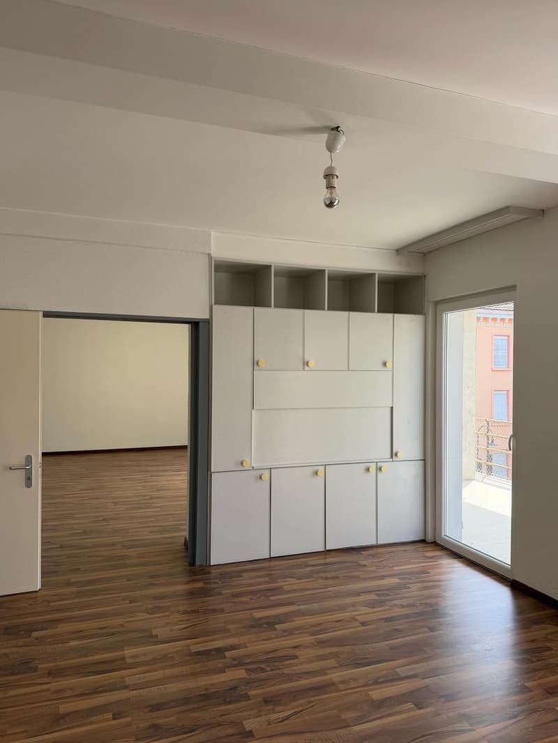 Einmalige Gelegenheit - 6-Zimmer-Wohnung an zentralster Lage (5)