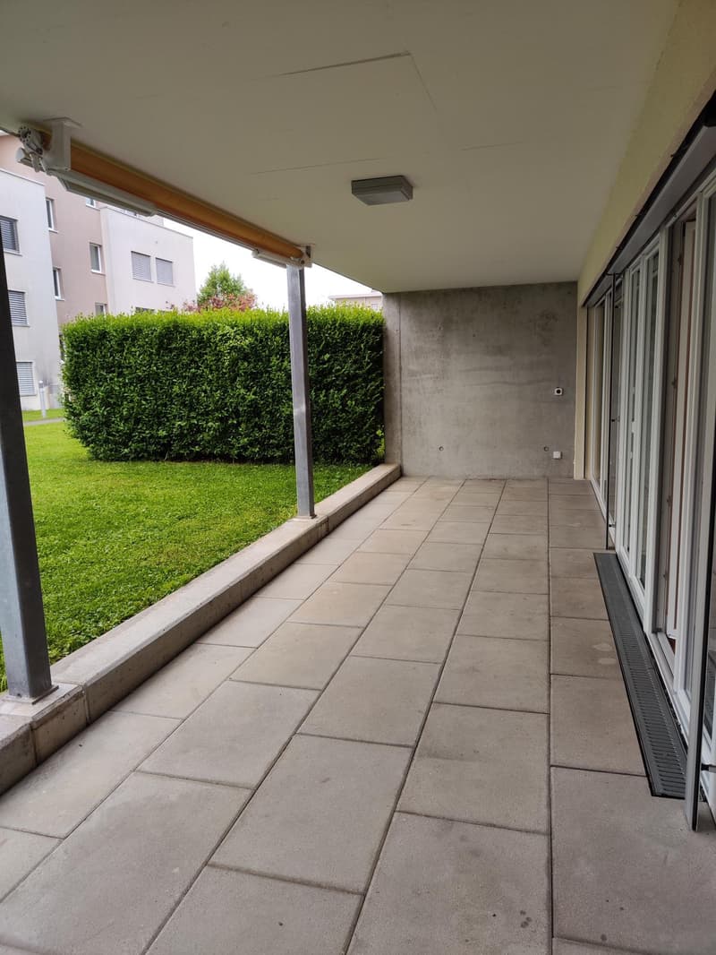 Moderne 3.5-Zimmer-Erdgeschosswohnung mit grosszügigem Sitzplatz (10)