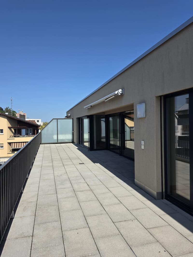 Modern 2.5-room attic apartment in a central location in Amriswil (2)