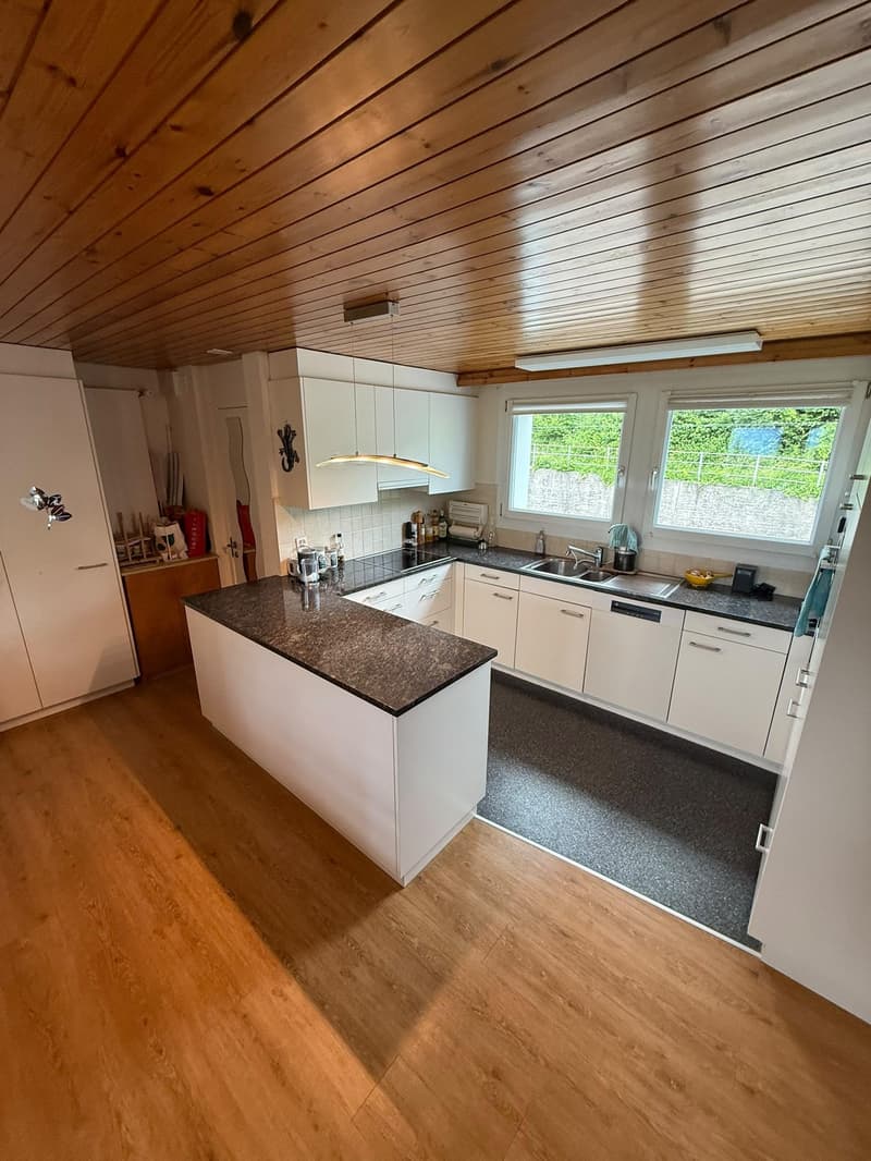 Appartement spacieux de 5,5 pièces dans un quartier calme à Niederteufen (4)