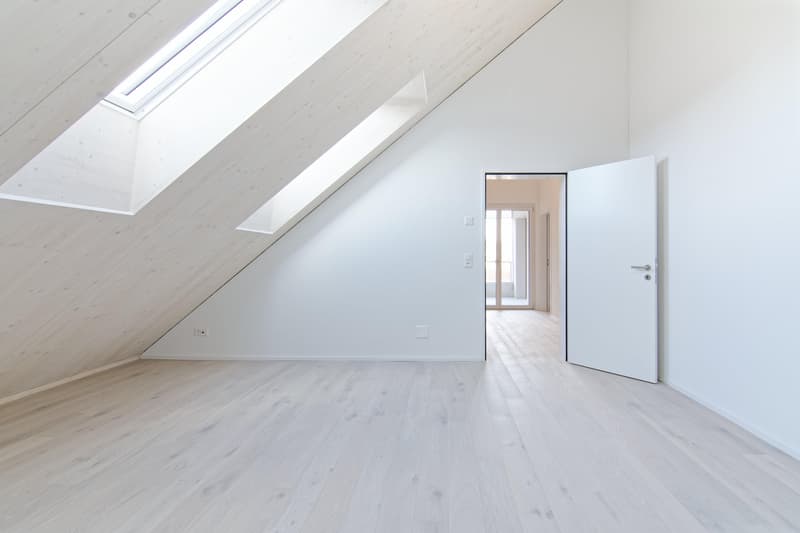 Attraktive 4.5-Zimmer-Dachgeschosswohnung mit zwei Loggien (10)