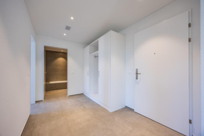 Moderne 3.5-Zimmer-Wohnung mit heller Loggia (4)
