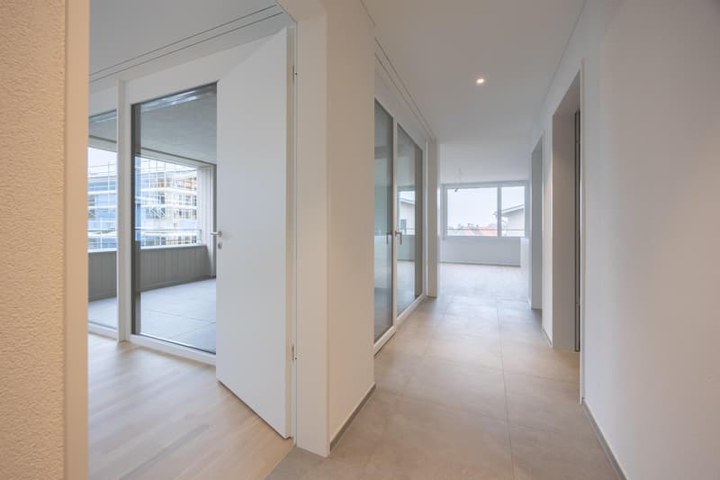 Moderne 3.5-Zimmer-Wohnung mit heller Loggia (6)