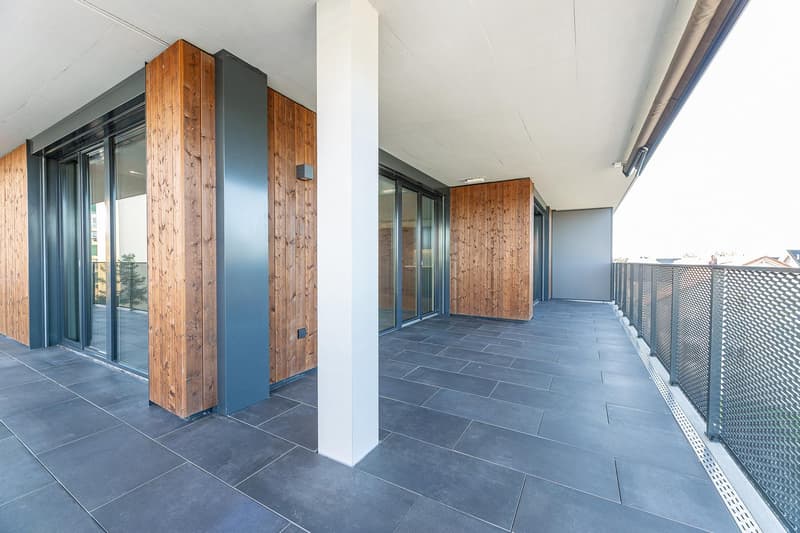 Moderne 4.5-Zimmer-Wohnung mit grossem Balkon und schöner Aussicht (12)