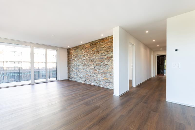 Moderne 4.5-Zimmer-Wohnung mit grossem Balkon und schöner Aussicht (3)