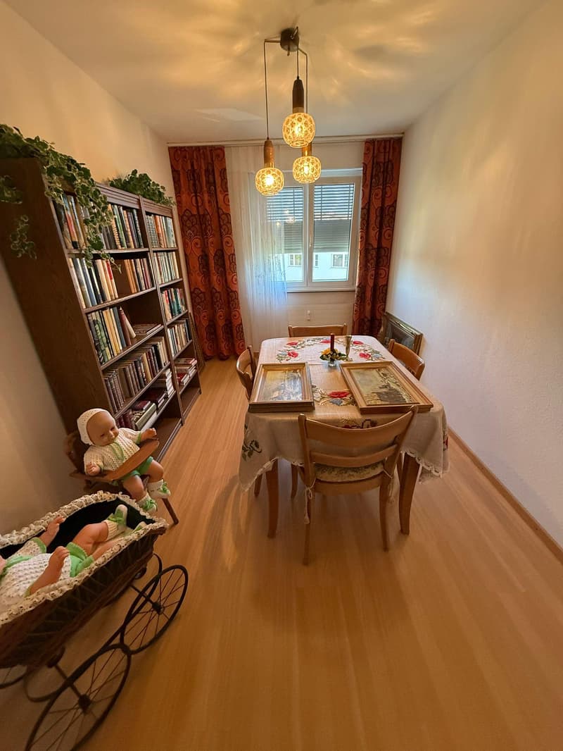 Gepflegte 4.5-Zimmer-Wohnung mit Balkon (3)