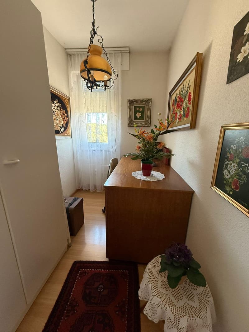 Gepflegte 4.5-Zimmer-Wohnung mit Balkon (5)