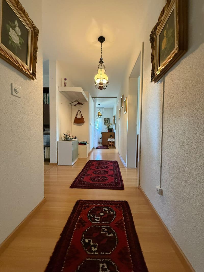 Gepflegte 4.5-Zimmer-Wohnung mit Balkon (1)