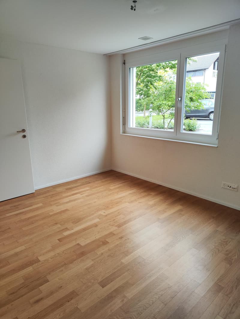 Helle 3.5-Zimmer-Wohnung mit gedecktem Balkon (8)