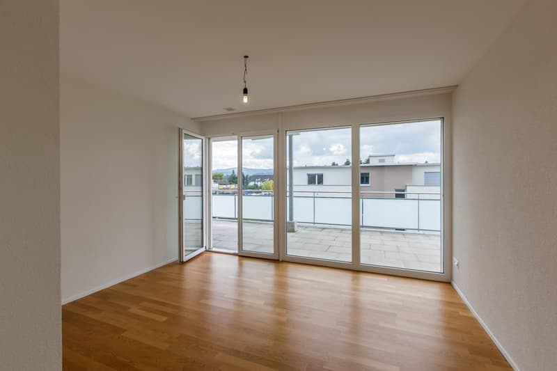 Helle 3.5-Zimmer-Wohnung mit gedecktem Balkon (5)