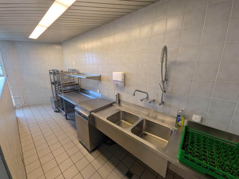 Attraktive Büro- und Gewerbefläche mit integrierter Gastroküche an zentralem Standort in Weinfelden (5)
